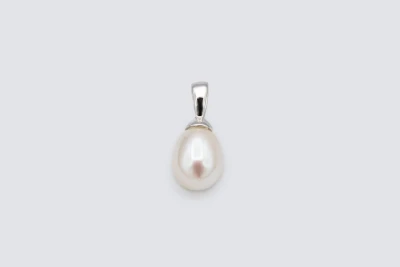 18ct White Gold Freshwater Pearl Pendant