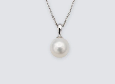 18ct White Gold 9mm Akoya Pearl Pendant Necklace