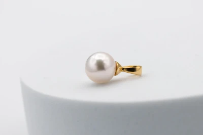18ct Yellow Gold 9mm Akoya Pearl Pendant