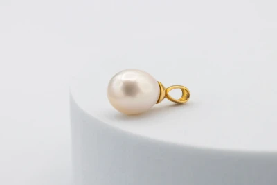 18ct Yellow Gold Freshwater Pearl Pendant